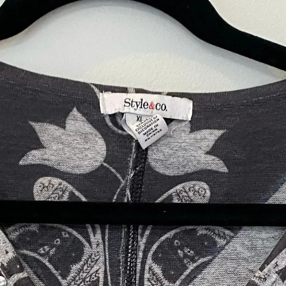 Style & Co XL gray & white studded print knit v-neck sweater top - Picture 5 of 5